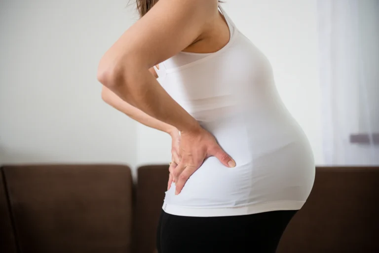 Aching Shoulders in Pregnancy: Causes and Therapies